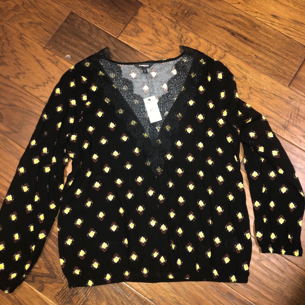 BRAND NEW EXPRESS TOP